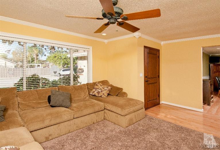 13452 East Quail Summit Road Moorpark, CA 93021 - Photo 7 of 15 a living room with couch