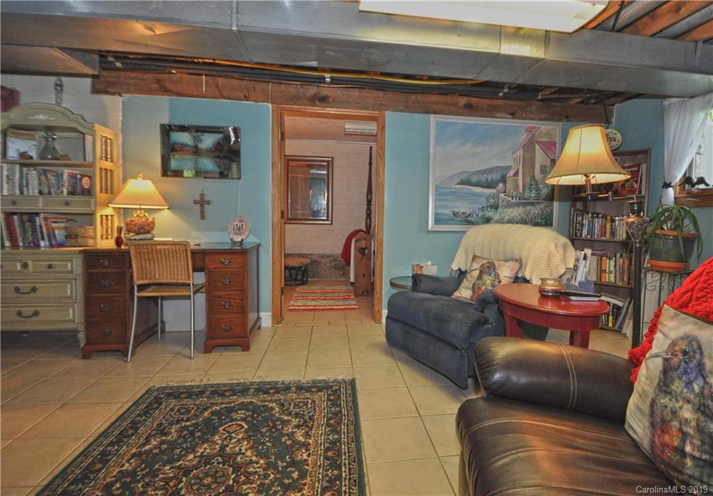 378 Howard Moore Road Hot Springs, NC 28743 - Photo 18 of 41 Gallery Image 18