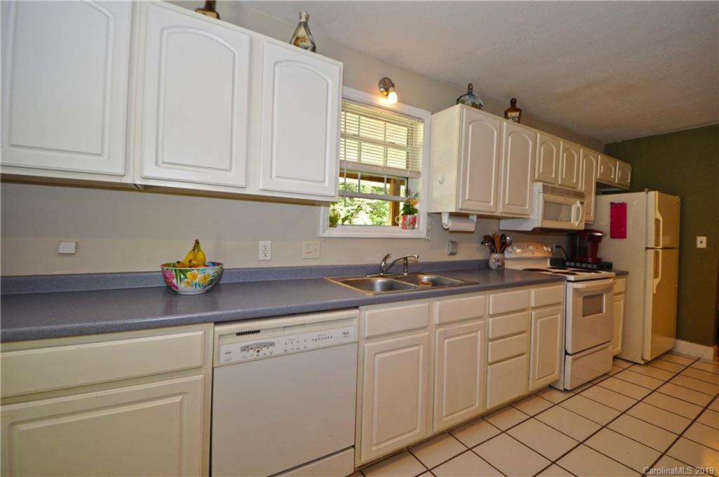 378 Howard Moore Road Hot Springs, NC 28743 - Photo 30 of 41 Gallery Image 30