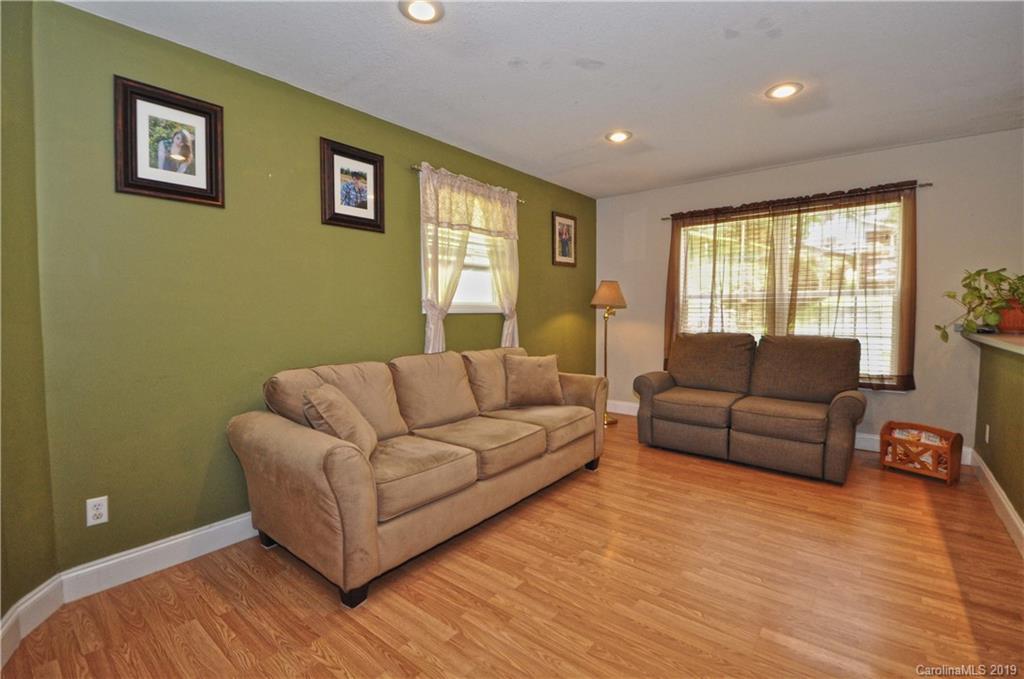 378 Howard Moore Road Hot Springs, NC 28743 - Photo 31 of 41 Gallery Image 31
