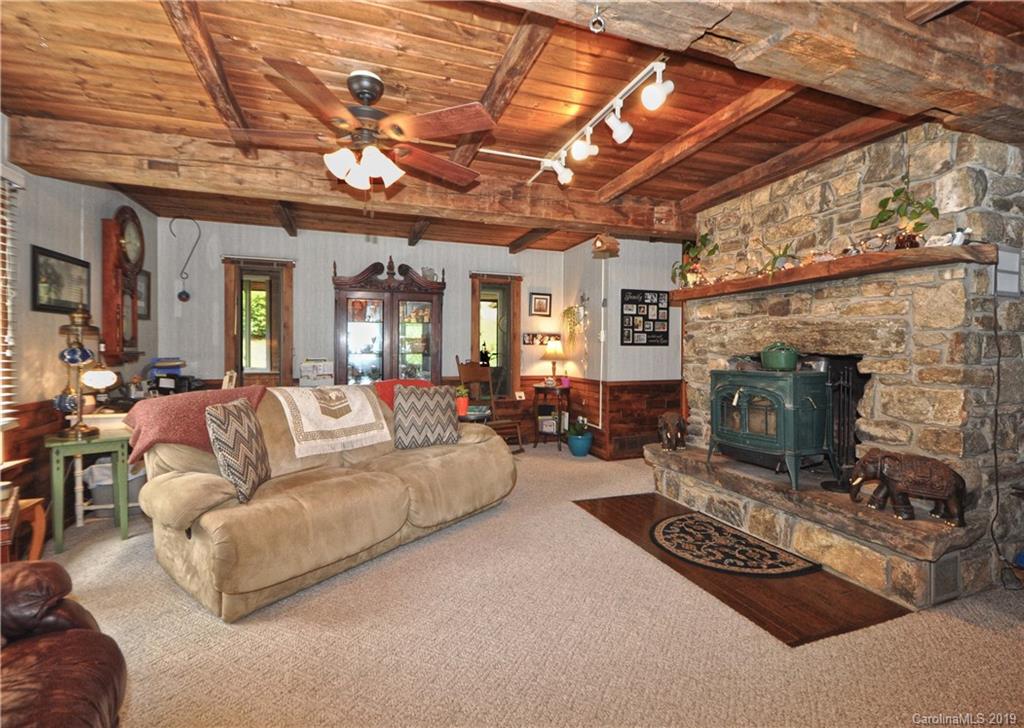 378 Howard Moore Road Hot Springs, NC 28743 - Photo 5 of 41 Gallery Image 5