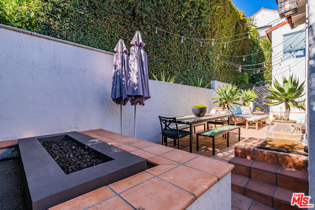 1417 Queens Road Los Angeles, CA 90069 - Photo 22 of 25 a view of outdoor sitting space