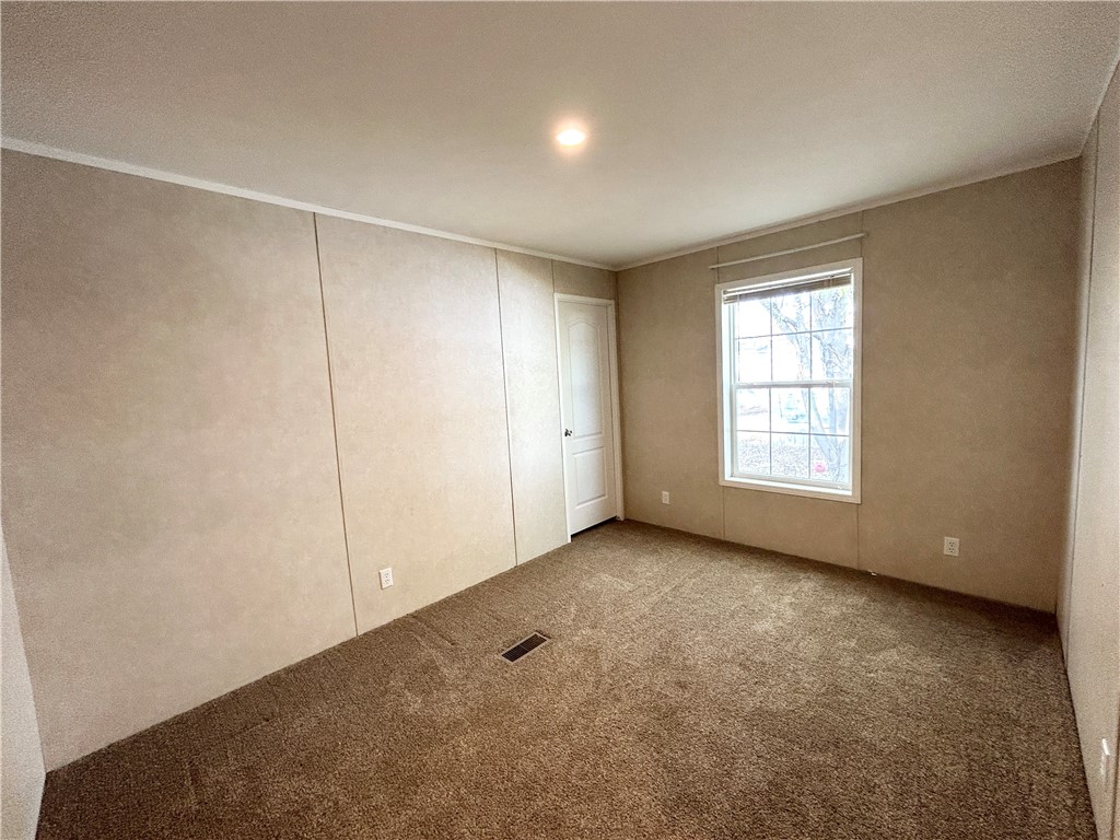 210 Spring Run Manchester, NY 14432 - Photo 15 of 28