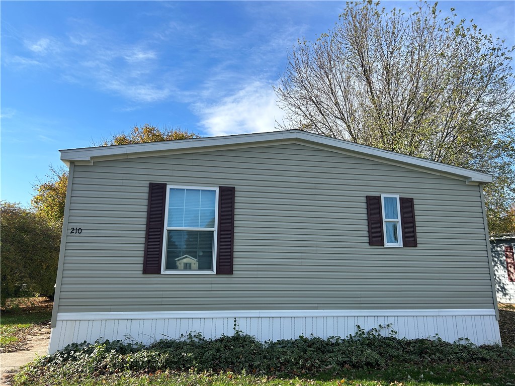 210 Spring Run Manchester, NY 14432 - Photo 2 of 28