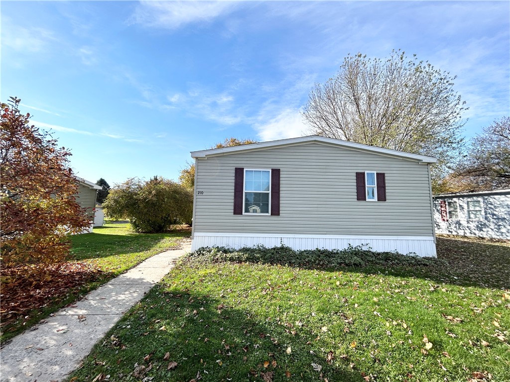 210 Spring Run Manchester, NY 14432 - Photo 3 of 28