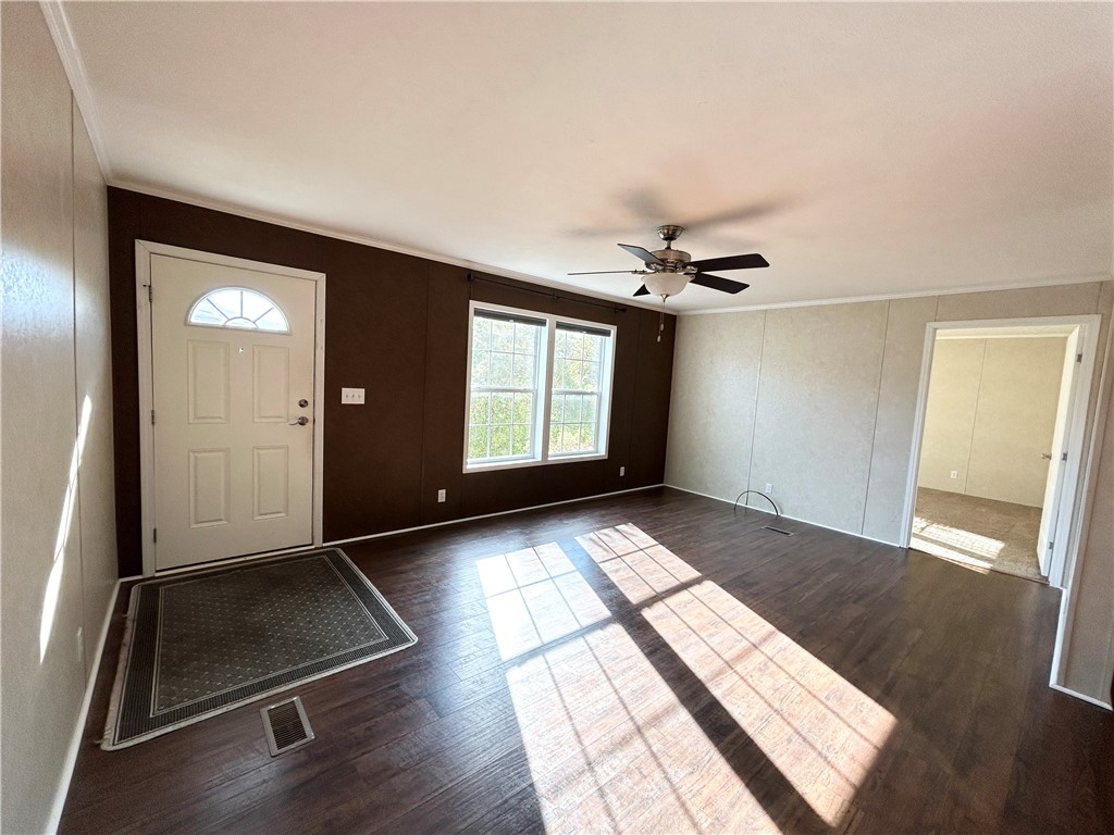 210 Spring Run Manchester, NY 14432 - Photo 5 of 28