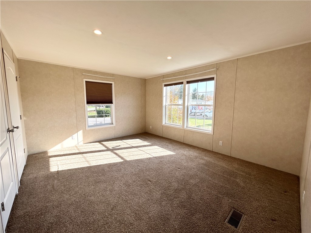 210 Spring Run Manchester, NY 14432 - Photo 6 of 28