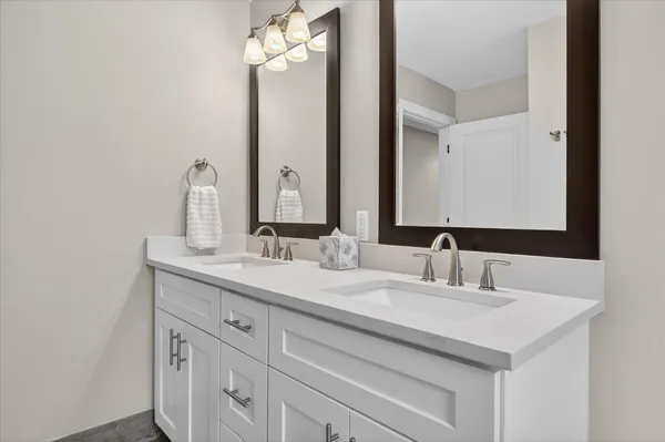 $925,000 | 721 East Farnum Avenue, Royal Oak, MI 48067