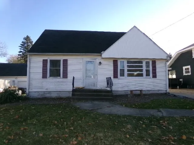 $68,500 | 321 West Garfield Street, Freeport, IL 61032