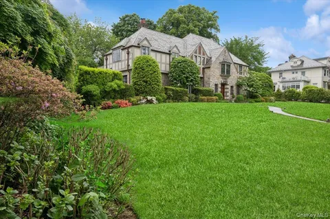 $3,650,000 | 263 Corona Avenue, Pelham, NY 10803