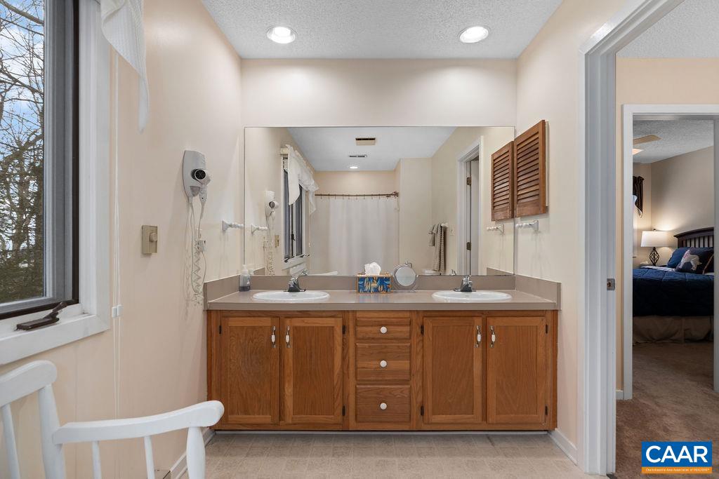 18 Trillium Cl Wintergreen, VA 22967 - Photo 16 of 35 Primary Bath