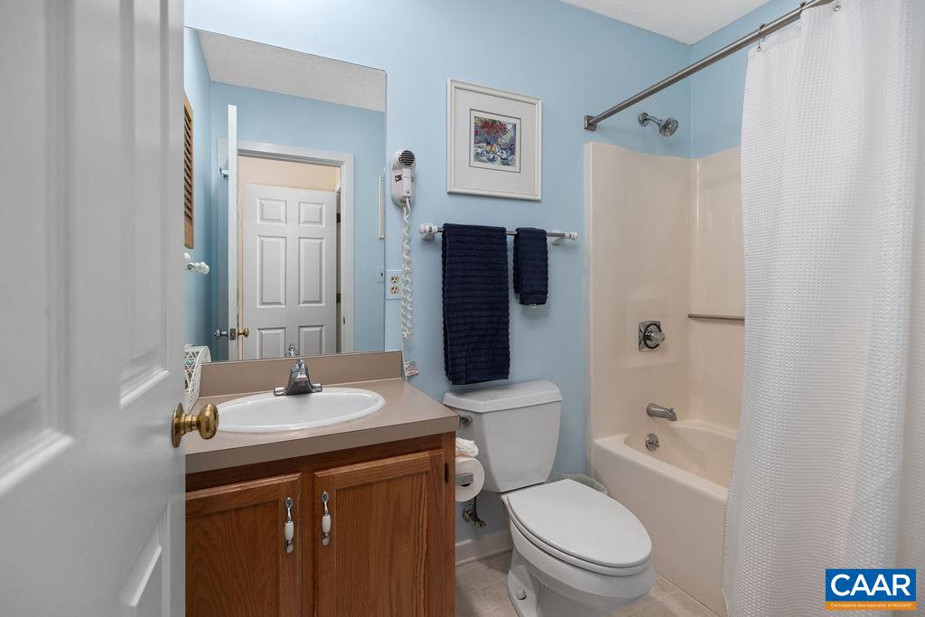 18 Trillium Cl Wintergreen, VA 22967 - Photo 20 of 35 Hall Bath