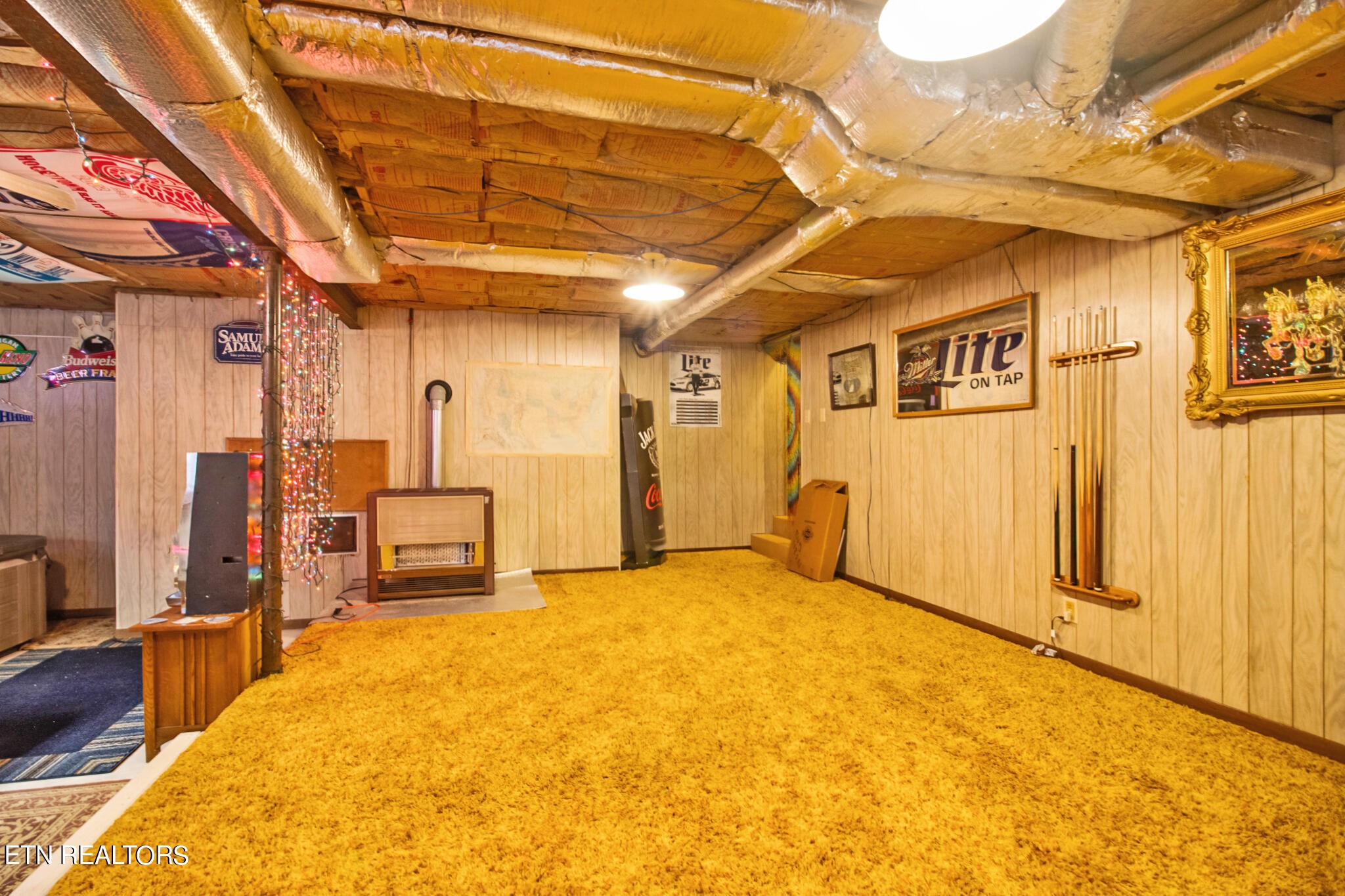 1620 Bell Road Crossville, TN 38571 - Photo 26 of 54 a view of a indoor garage