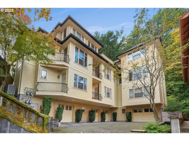 $565,000 | 2416 Southwest Cedar Street, Portland, OR 97205