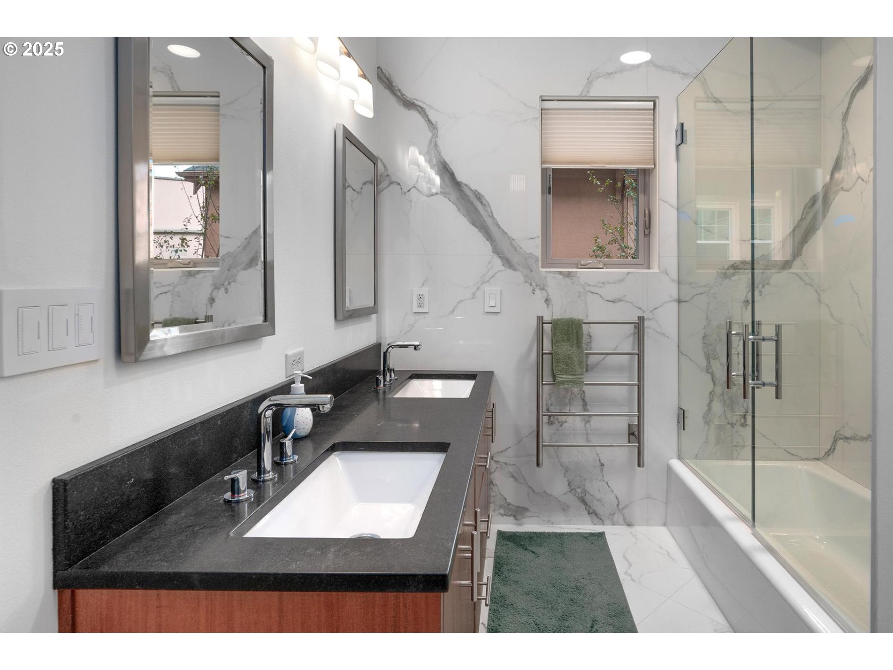 2416 Southwest Cedar Street Portland, OR 97205 - Photo 21 of 33 Gallery Image 21