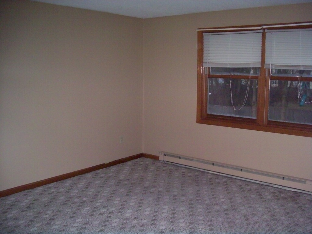 27-29 Dunhill Avenue Springfield, MA 01151 - Photo 6 of 11 Gallery Image 6