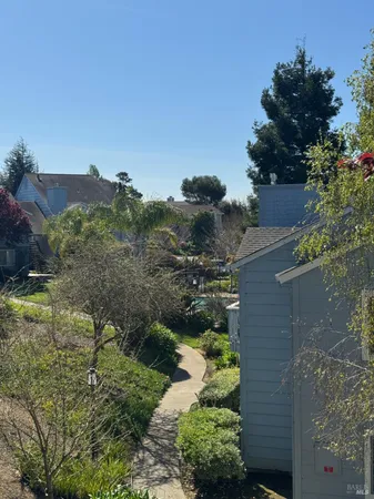 $2,150 | 375 Lighthouse Drive, Vallejo, CA 94590