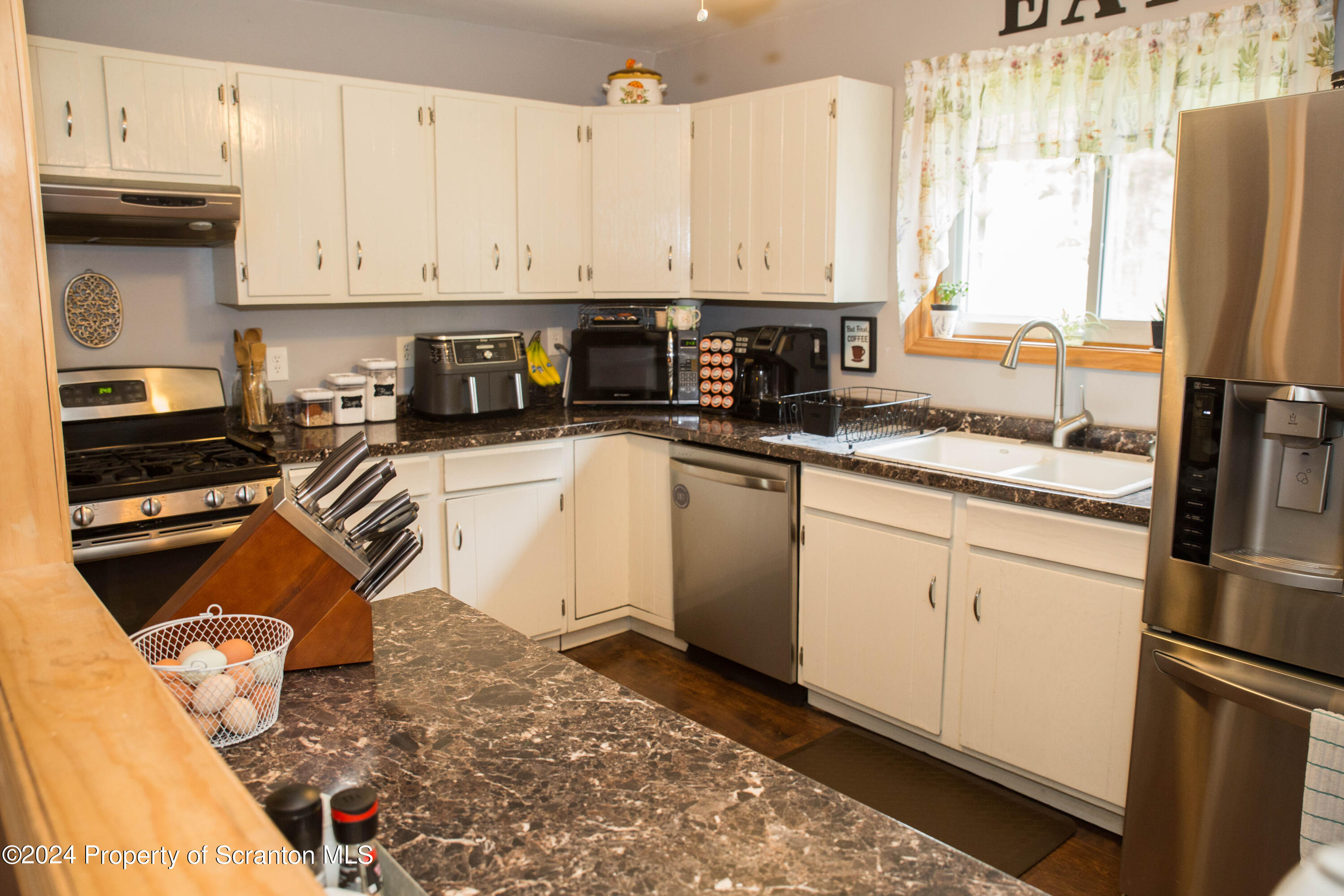88 Riverside Drive Hawley, PA 18428 - Photo 5 of 45 Gallery Image 5