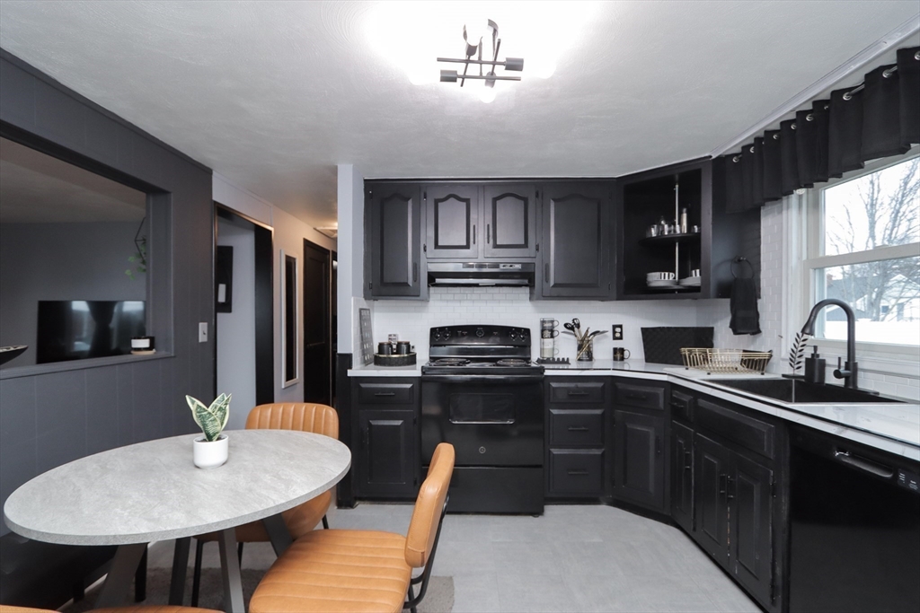 1128 Page Boulevard Springfield, MA 01104 - Photo 14 of 40