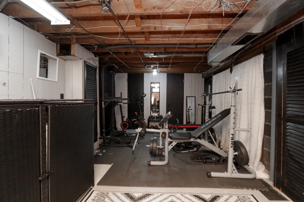 1128 Page Boulevard Springfield, MA 01104 - Photo 27 of 40