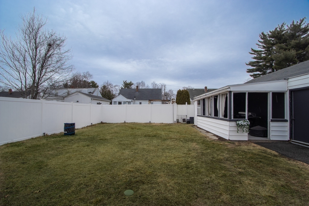 1128 Page Boulevard Springfield, MA 01104 - Photo 33 of 40