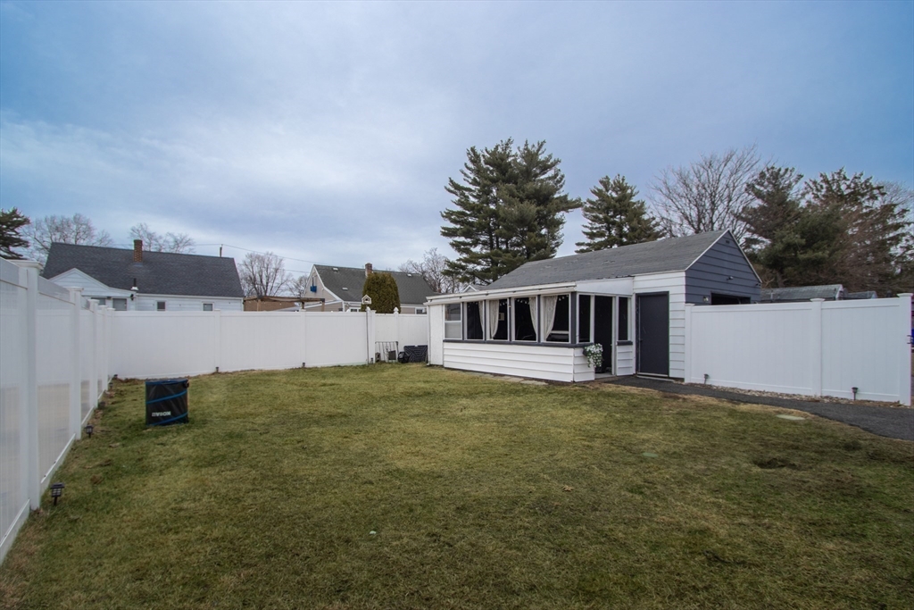 1128 Page Boulevard Springfield, MA 01104 - Photo 34 of 40
