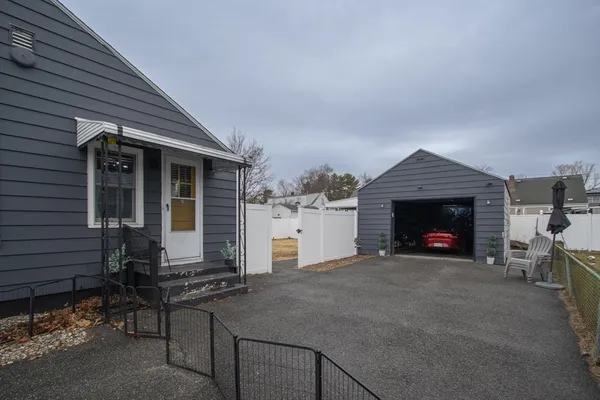 $264,900 | 1128 Page Boulevard, Springfield, MA 01104