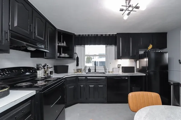 $264,900 | 1128 Page Boulevard, Springfield, MA 01104