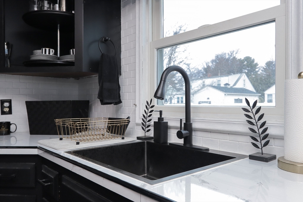 1128 Page Boulevard Springfield, MA 01104 - Photo 8 of 40