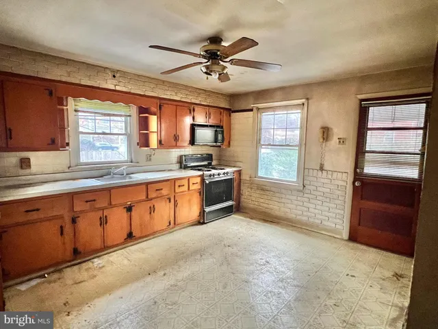 $210,000 | 1703 Palmer Avenue, Reading, PA 19610