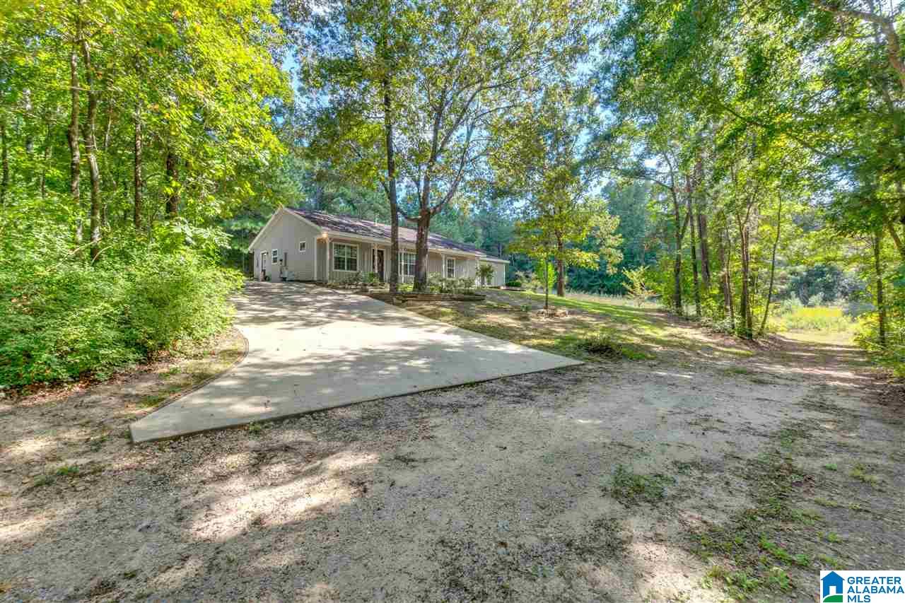 369 Kindling Ridge Road Deatsville, AL 36022 - Photo 2 of 49