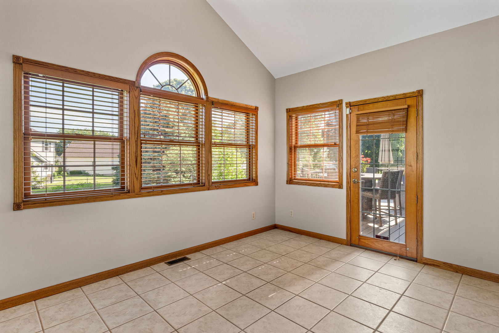 1021 Springbrook Lane De Witt, IA 52742 - Photo 8 of 46