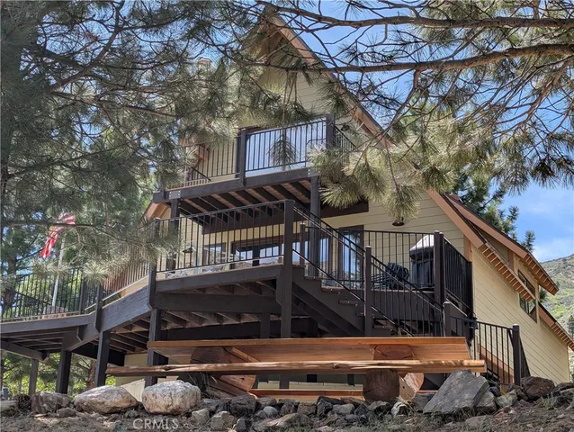 a view of houses with a swimming pool