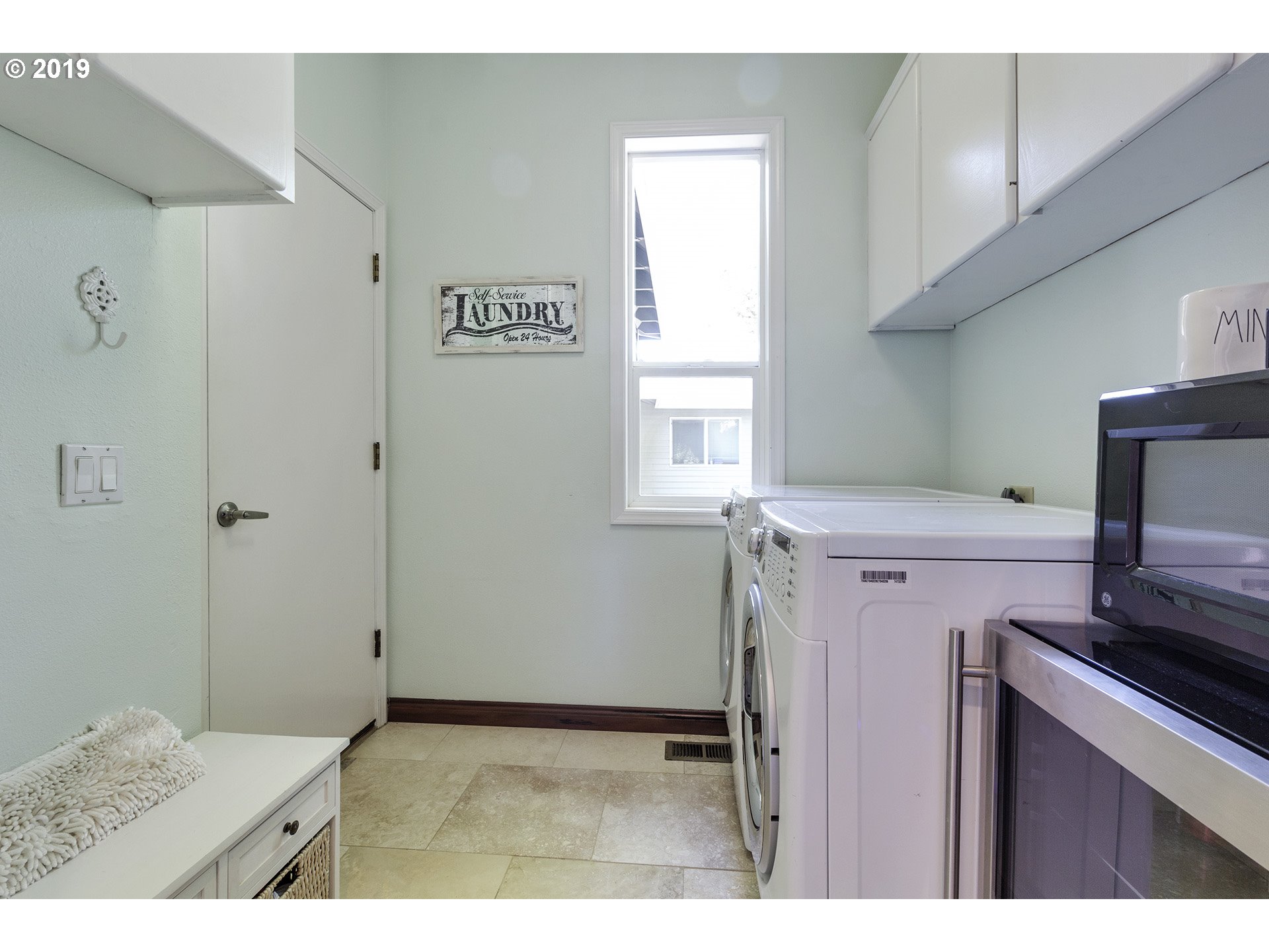 18470 Southwest Kelly View Loop Beaverton, OR 97007 - Photo 12 of 26 Gallery Image 12