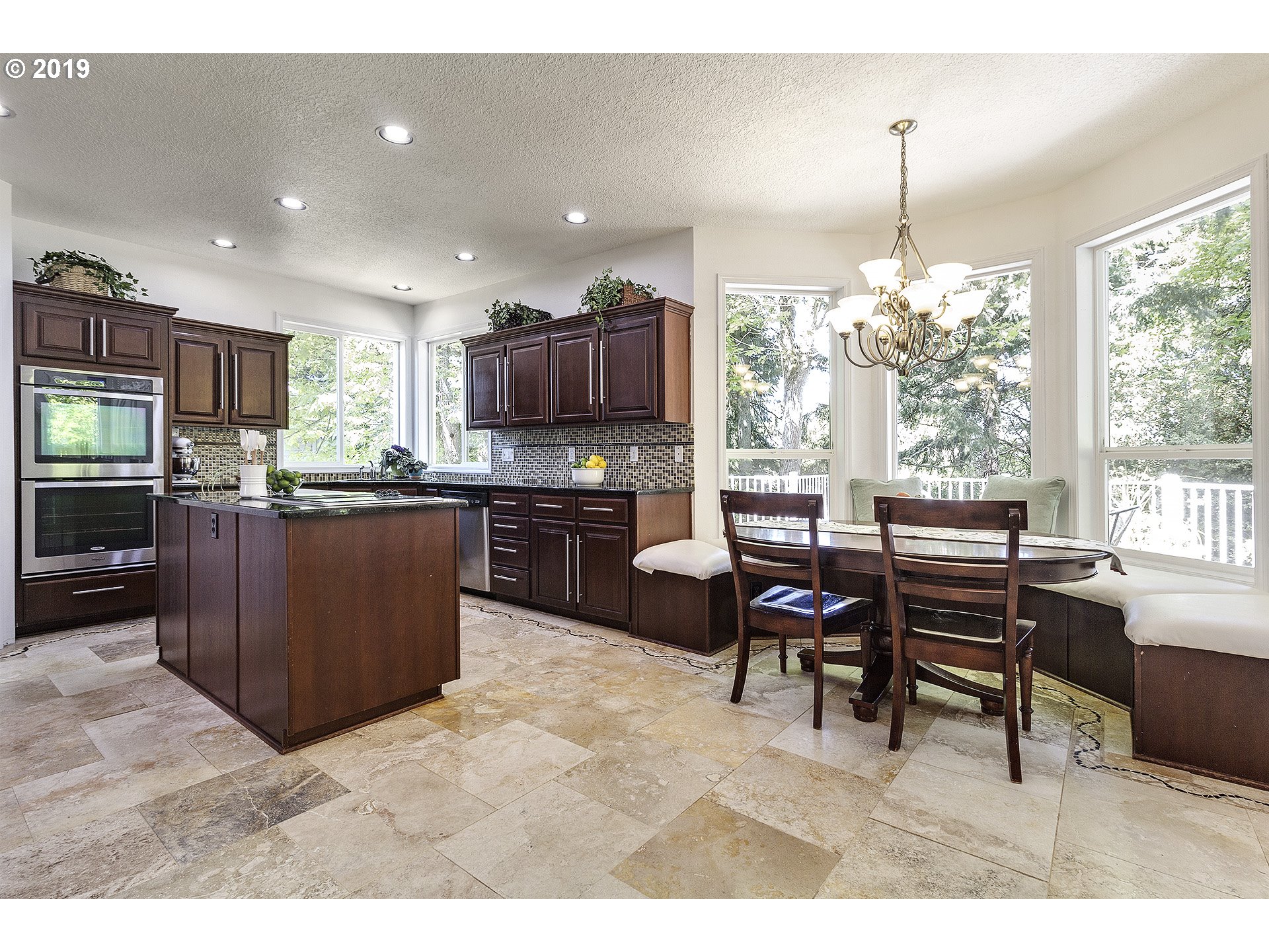 18470 Southwest Kelly View Loop Beaverton, OR 97007 - Photo 9 of 26 Gallery Image 9