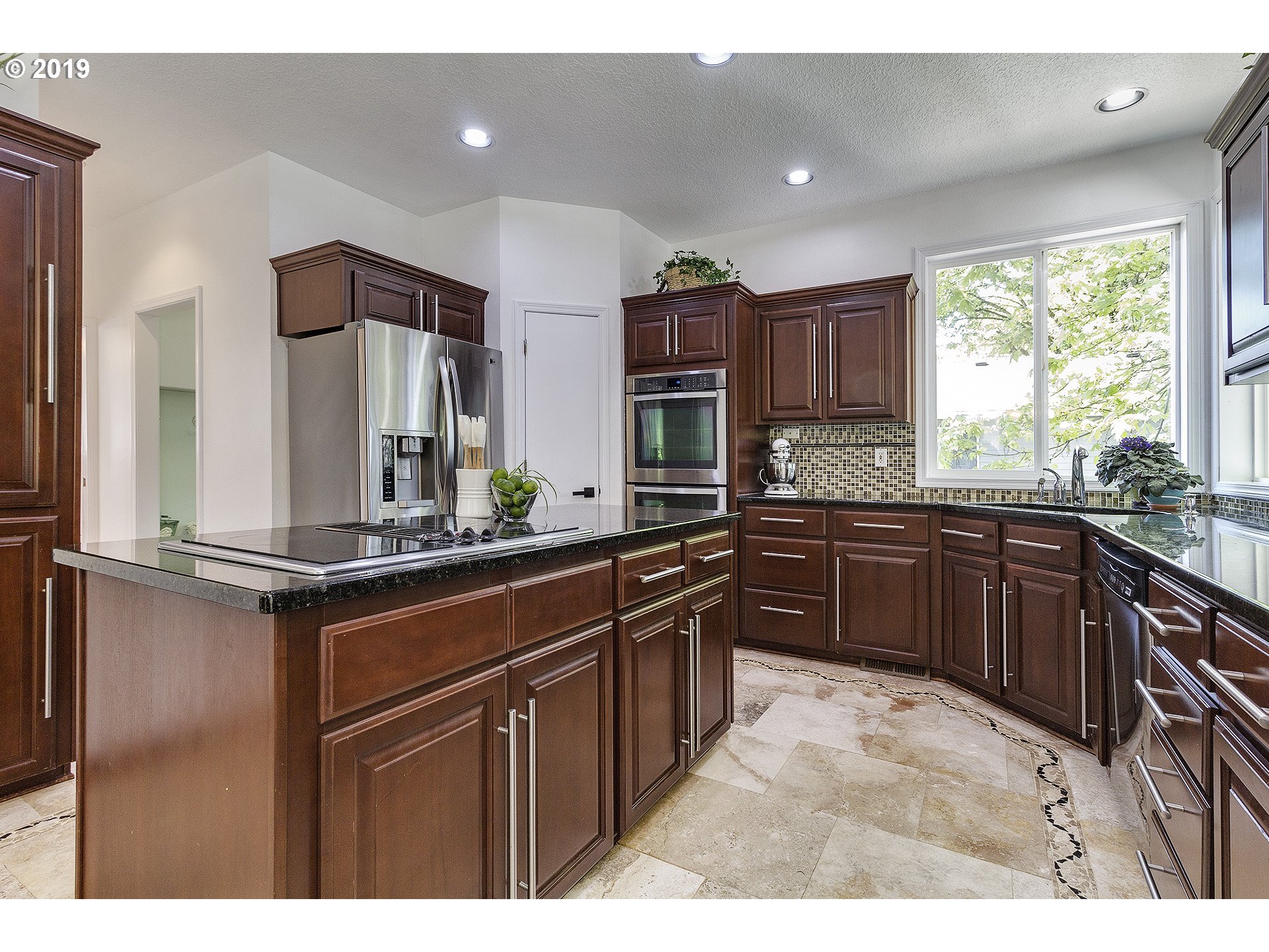 18470 Southwest Kelly View Loop Beaverton, OR 97007 - Photo 10 of 26 Gallery Image 10