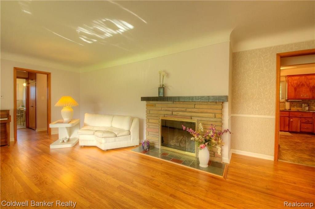28341 Farmington Road Farmington Hills, MI 48334 - Photo 9 of 35