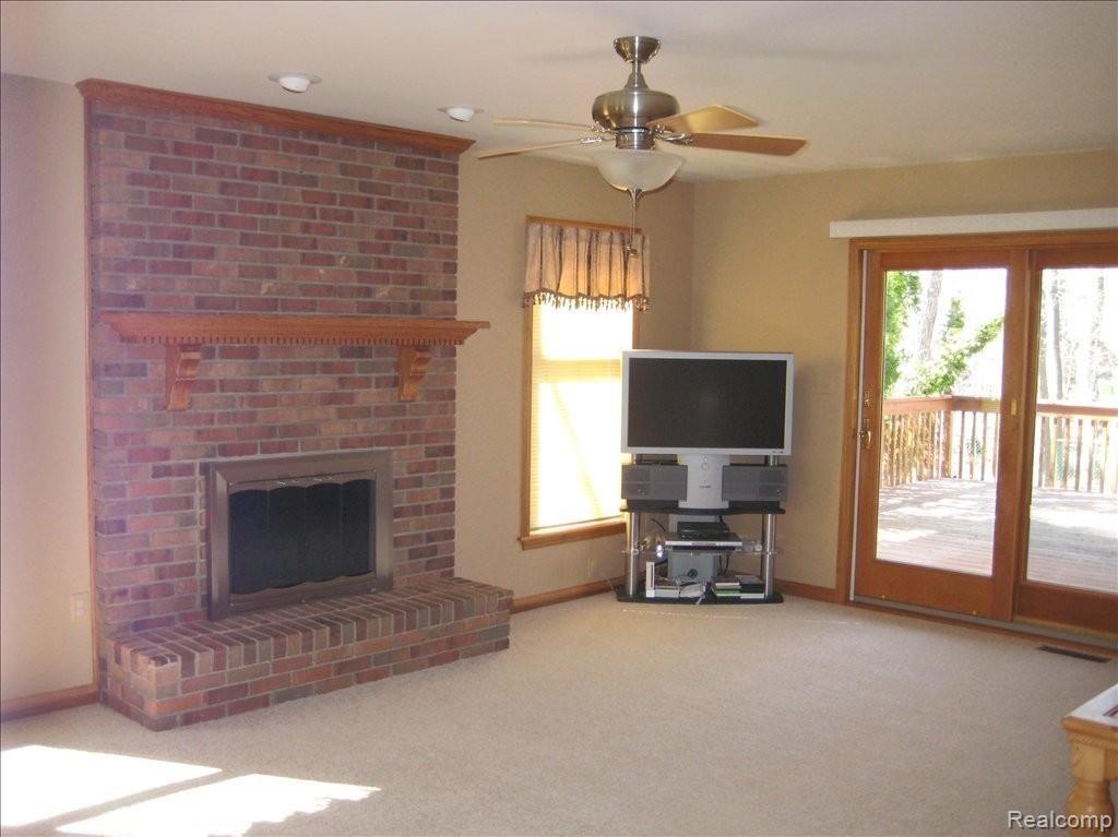 8984 Bridge Road Grosse Ile, MI 48138 - Photo 10 of 24 FAM RM