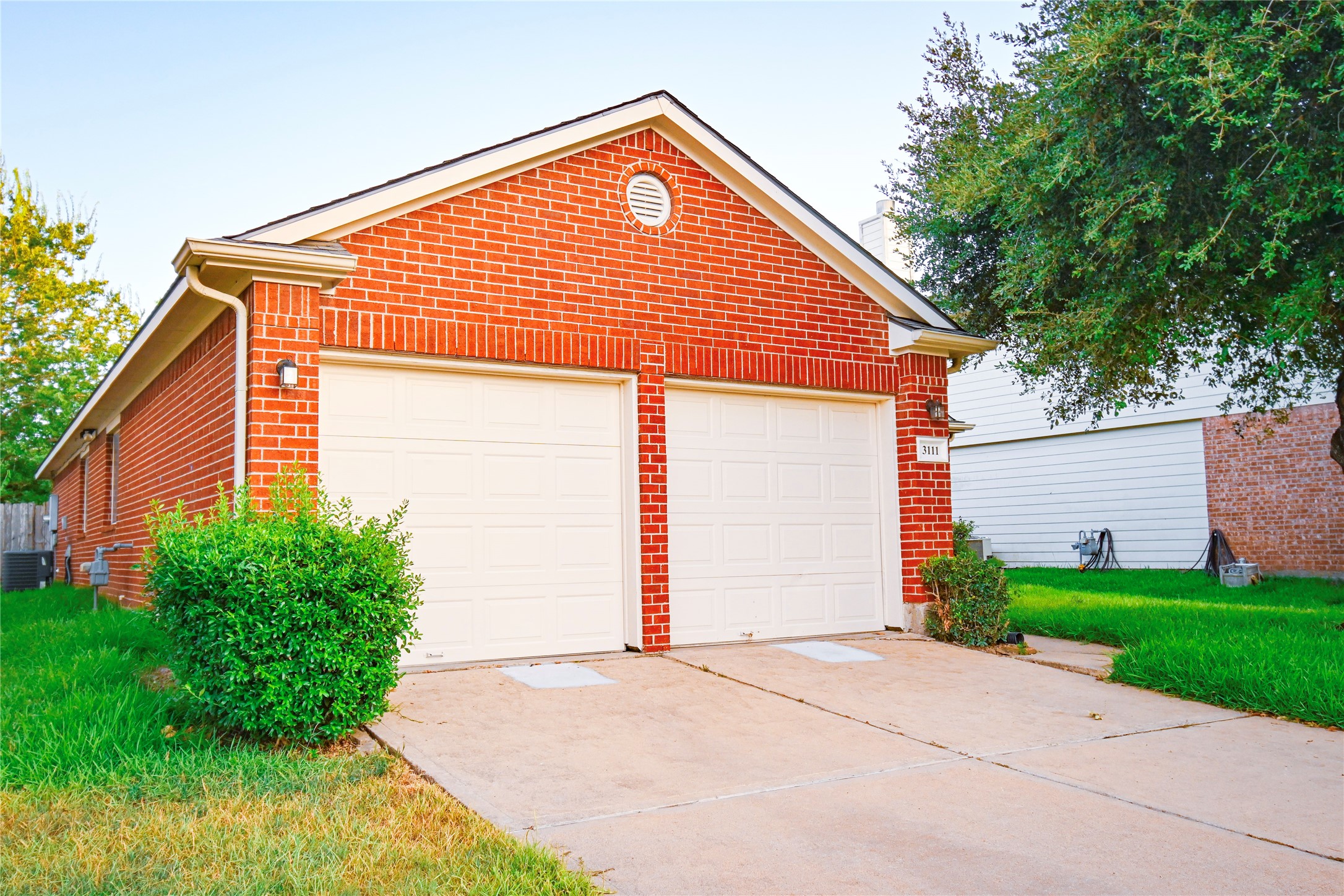 3111 Myrtle Ranch Drive Katy, TX 77494 - Photo 5 of 27 a front view of house with yard and green space