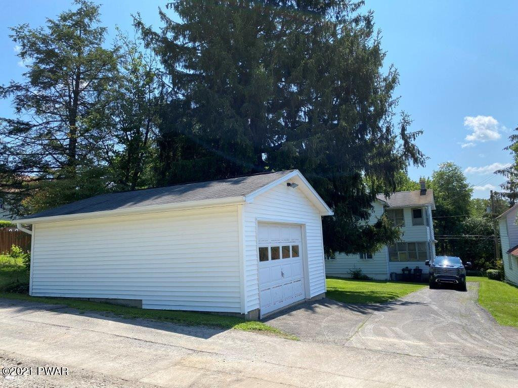 617 Clinton Street Forest City, PA 18421 - Photo 10 of 27