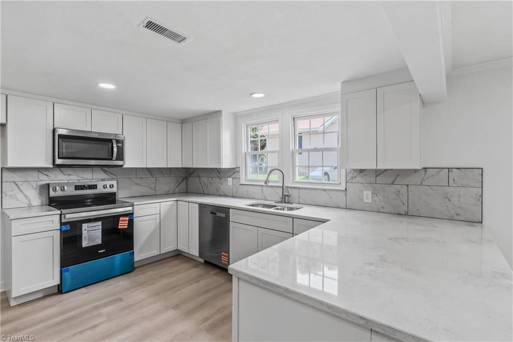 413 Junction Street Mount Airy, NC 27030 - Photo 12 of 30