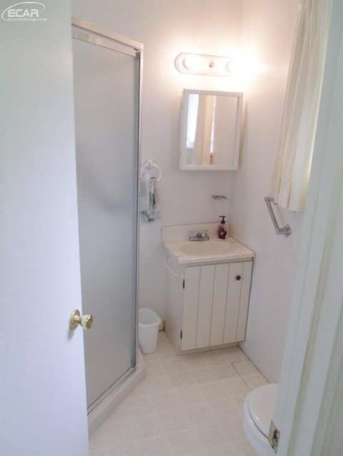 4169 Van Slyke Road Flint, MI 48507 - Photo 13 of 19 20440324-12.JPG