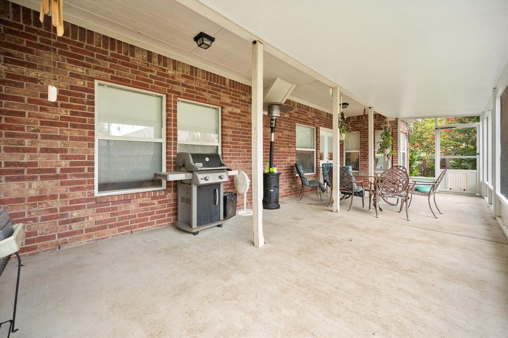 308 Faith Court Burleson, TX 76028 - Photo 33 of 40 a room with furniture