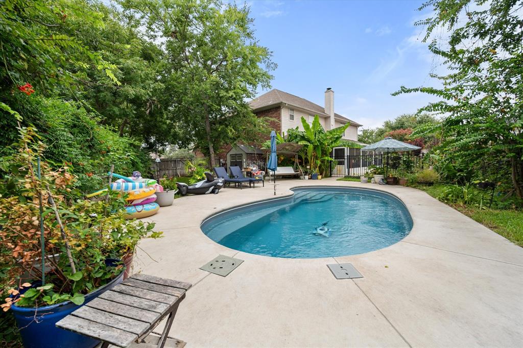 308 Faith Court Burleson, TX 76028 - Photo 36 of 40 a view of outdoor space and yard