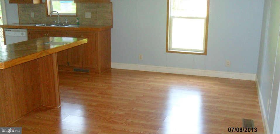 7776 Solomons Island Road Owings, MD 20736 - Photo 4 of 12 Dining Room