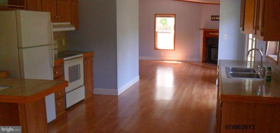 7776 Solomons Island Road Owings, MD 20736 - Photo 5 of 12 Kitchen