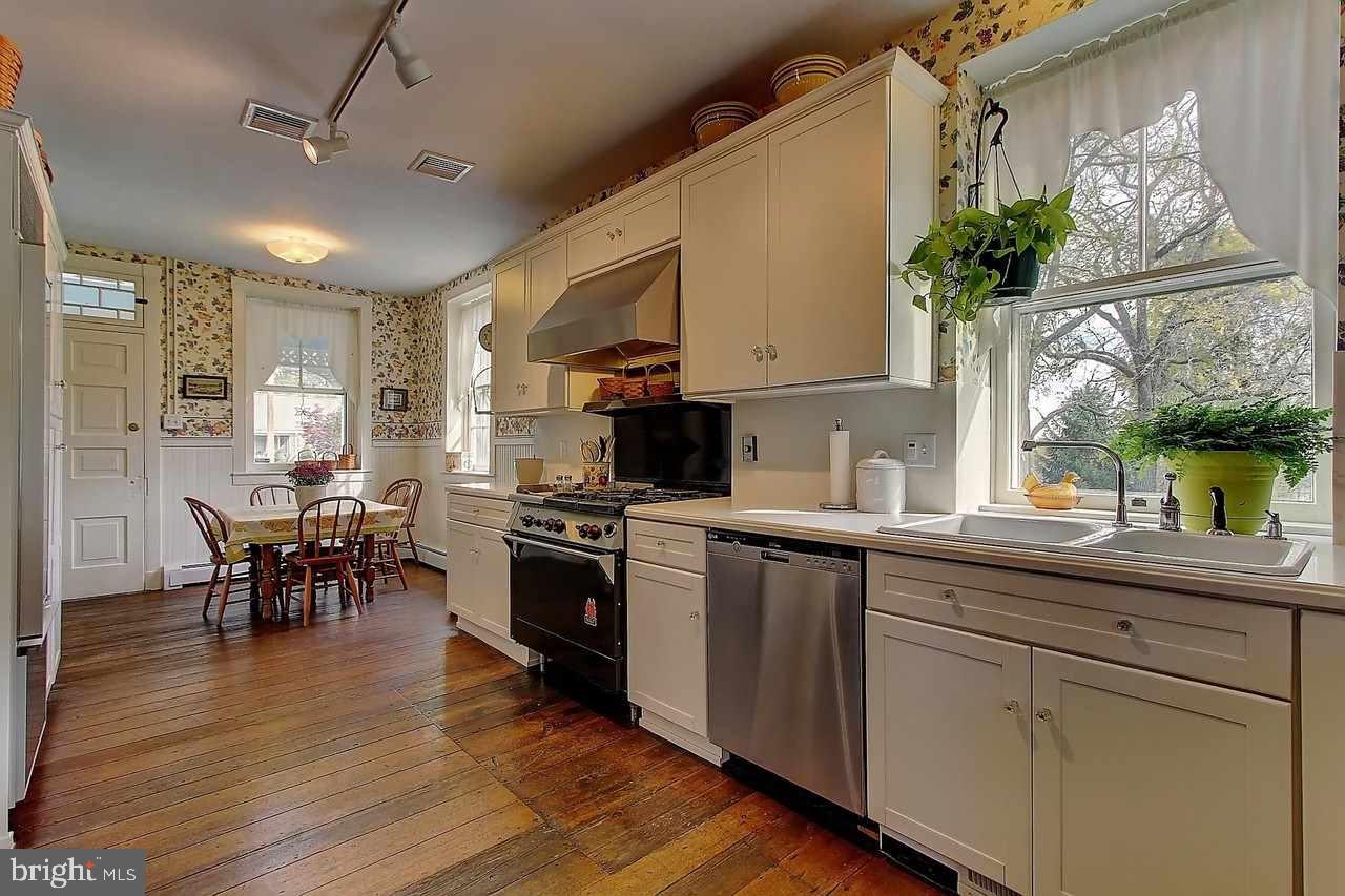 4140 Lewisberry Road York, PA 17404 - Photo 9 of 36 Gallery Image 9