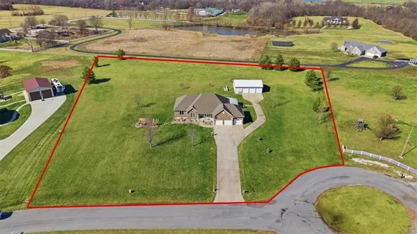 $999,999 | 19104 Autumn Lane, Pleasant Hill, MO 64080