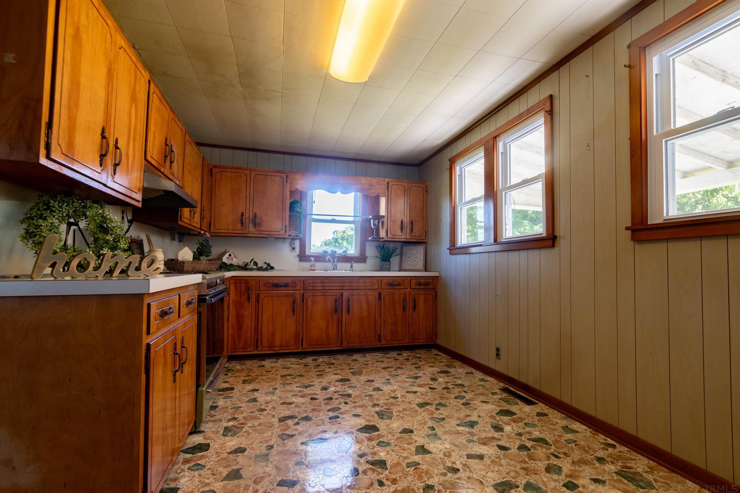440 Peerless Road Bedford, IN 47421 - Photo 7 of 36