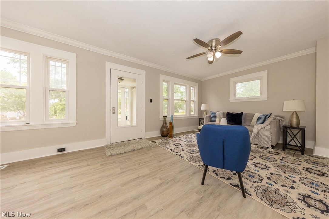 3324 Altamont Road Cleveland, OH 44118 - Photo 2 of 33